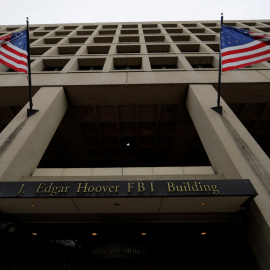 Edificio J. Edgar Hoover del FBI en Washington. REUTERS/Jim Bourg