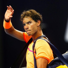 Rafa Nadal, tras perder ante el búlgaro Grigor Dimitrov durante el partido de cuartos de final del Abierto de China. /EFE