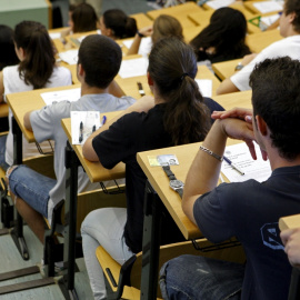 Imagen de archivo de un aula. EFE/ Sergio Barrenechea