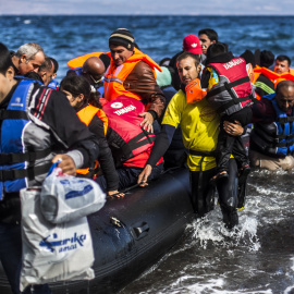 Muchos de los botes están cargados en exceso, lo que dificulta su desembarco. Pro-Activa