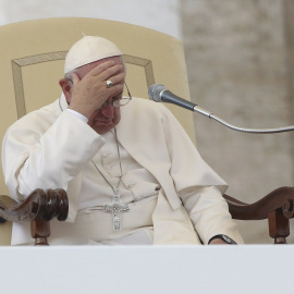 El Papa Francisco, en la Plaza de San Pedro, durante su audiencioa semanal. REUTERS/Stefano Rellandini