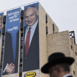 El primer ministro israelí, Benjamín Netanyahu y Donald Trump compartiendo un anuncio electoral en Jerusalén. / EP