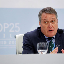 13/12/2019.- El coordinador de la Presidencia de la Cumbre del Clima de Madrid (COP25), el chileno Andrés Landerretche, durante la rueda de prensa que ha ofrecido este viernes, en la que ha explicado que continuarán las discusiones para lle