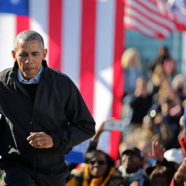 Barack Obama advierte que "la democracia en sí misma" está en juego en las elecciones de EEUU / REUTERS