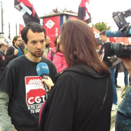 Óscar Murciano siendo entrevistado.