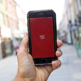 La aplicación de Just Eat en un smartphone. REUTERS/Toby Melville