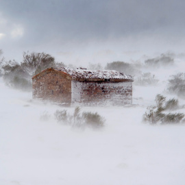 19/01/2020.- Paisaje nevado cerca de la localidad cántabra de Brañavieja, en alerta por nevadas. EFE/Pedro Puente Hoyos