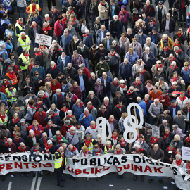 Pensionsitas durante la manifestación este jueves en Bilbao | EFE