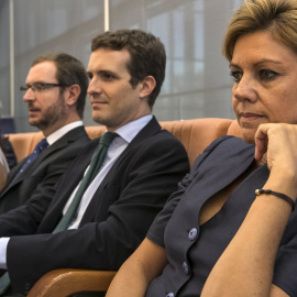 La secretaria general del PP y ahora ministra de Defensa, María Dolores de Cospedal, junto a los vicesecretarios del PP Javier Maroto, Pablo Casado y Andrea Levy, en una imagen de archivo. EFE