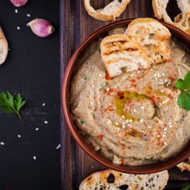 Baba ganoush o crema de berenejas árabe. 