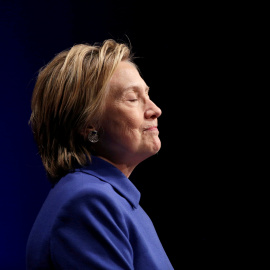 Hillary Clinton durante un gala del Fondo de Defensa Infantil. REUTERS/Joshua Roberts