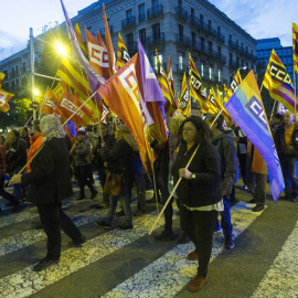 Organizaciones y entidades sociales de Catalunya participan en la manifestación para pedir unos presupuestos de la Generalitat que sean sociales y destinados a atender las necesidades reales de las personas. EFE/Quique García