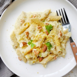  Penne rigate con salsa de coliflor.