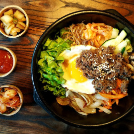 bibimbap o arroz coreano.