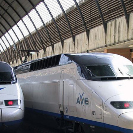 Trenes de AVE en la estación madrileña de Atocha. EFE