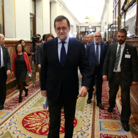 Mariano Rajoy, presidente del Gobierno, llega al Parlamento. / REUTERS