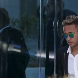 Neymar, tras declarar hoy en la Audiencia Nacional. REUTERS/Sergio Pérez