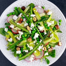  Ensalada de espárragos y guisantes.