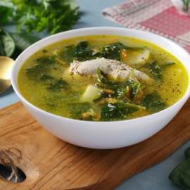 Sopa de pollo con espinacas 