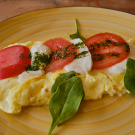 Tortilla caprese. 