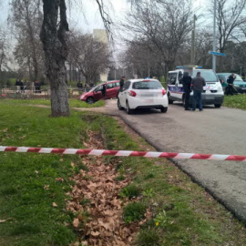 Imagen del coche que embistió a varios militares en la localidad francesa de Valence. LEDAUPHINE.COM