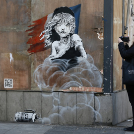 Nuevo grafiti de Banksy denuncia las condiciones de los emigrantes en la 'jungla' de Calais./REUTERS