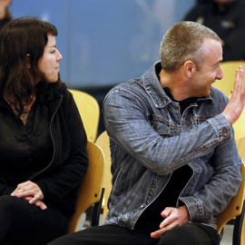 Francisco Solar y Mónica Caballero, acusados de colocar un artefacto explosivo en la Basílica del Pilar de Zaragoza en octubre de 2013, durante el juicio celebrado hoy en la Audiencia Nacional, en San Fernando de Henares (C.de Madrid). EFE/