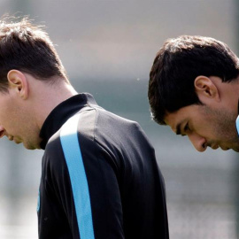 Messi y Luis Suárez, durante el entrenamiento del Barça de este lunes. EFE/Alberto Estévez