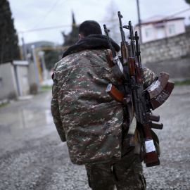 Un soldado del ejército de Nagorno Karabaj. REUTERS/Vahan Stepanyan