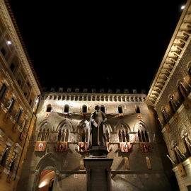 Sede del Monte dei Paschi, el banco más antiguo del mundo fundado en 1472, en la ciudad italiana de Siena. REUTERS/Stefano Rellandini