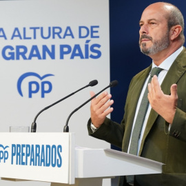 El PP califica de "surrealista" el último barómetro del CIS tras conocer que da la victoria a la izquierda