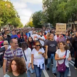 La lucha por la sanidad pública inunda el centro de Madrid: "Somos la única Comunidad sin una sola plaza fija de médicos y facultativos"