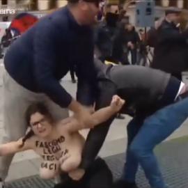 El relato de Femen sobre las agresiones que sufren por sus protestas