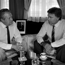 Imagen de archivo del expresidente Felipe González junto a Mario Soares, el 25 de julio de 1985. EFE