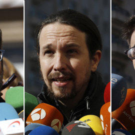 Miguel Urban, Pablo Iglesias, e Íñigo Errejón, realizan declaraciones a los periodistas en la calle, cerca de la sede de Podemos, tras la reunión que han mantenido para acercar posturas de cara a la próxima Asamblea Ciudadana Estatal de la 