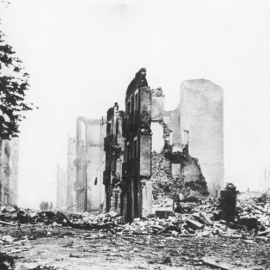 Gernika bombardeada.