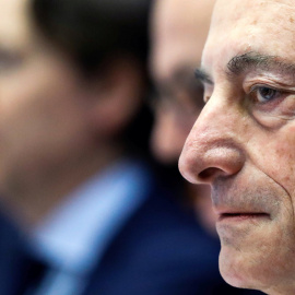 El presidente del BCE, Mario Draghi, durante su comparecencia ante la Comisión de Asuntos Económicos y Monetarios del Parlamento Europeo. REUTERS/Yves Herman