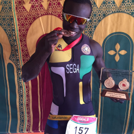 Sega Mbengue Diop, atleta de la selección senegalesa de triatlón.