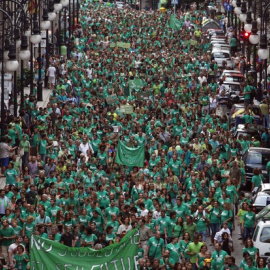 La Marea Verde inunda las calles de Palma. Enrique Calvo/REUTERS