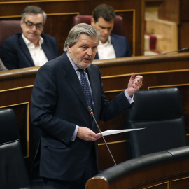 El ministro de Cultura, Íñigo Méndez de Vigo, durante su intervención en la sesión de Control al Gobierno en el pleno del Congreso de los Diputados EFE/Javier Lizón