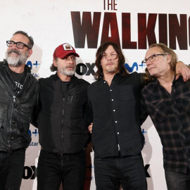 Los actores protagonistas de "The Walking Dead" y el productor de la serie durante un evento en la plaza madrileña de Callao. EFE/ Kiko Huesca