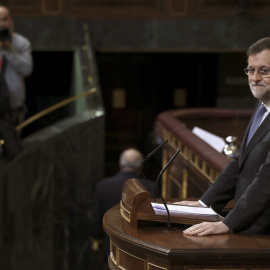 El presidente del Gobierno, Mariano Rajoy, durante su intervención ante el pleno del Congreso donde expone las conclusiones del último Consejo Europeo EFE/Chema Moya