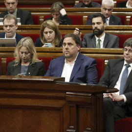 Carles Puigdemont i Oriol Junqueras en el debat de pressupostos. EFE