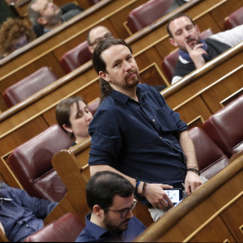 El secretario general de Podemos, Pablo Iglesias, durante el pleno del Congreso. EFE/Javier Lizón