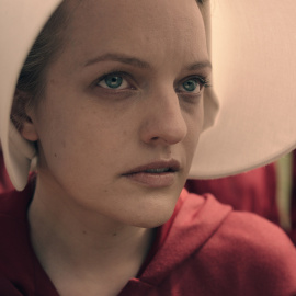 La actriz Elizabeth Moss como Offred, protagonista de 'The Handmaid´s Tale'