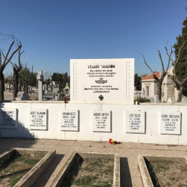 La Funeraria municipal retira el último vestigo de la Legión Cóndor del cementerio de La Almudena