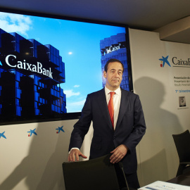 El consejero delegado de CaixaBank, Gonzalo Cortázar, durante la rueda de prensa en Barcelona en la que se han presentado los resultados trimestrales del grupo. EFE/Alejandro García