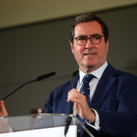 El presidente de CEOE, Antonio Garamendi, interviene durante el almuerzo-coloquio organizado por el Foro Joly en el Hotel NH Málaga, a 14 de febrero de 2023 en Málaga (Andalucía, España). Foto: Álex Zea / Europa Press