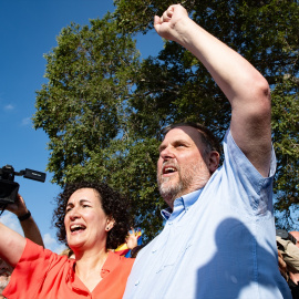  La secretaria general de ERC, Marta Rovira, y el presidente de ERC, Oriol Junqueras, tras el archivo del caso Tsunami, en los Jardins de la Rectoria, a 12 de julio de 2024, en Cantallops, Girona, Catalunya (España). Glòria Sánchez / Europa