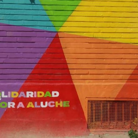 Aluche: un mural de colores para las colas del hambre